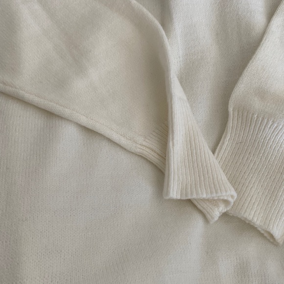 White sweater size M new - Picture 2 of 3